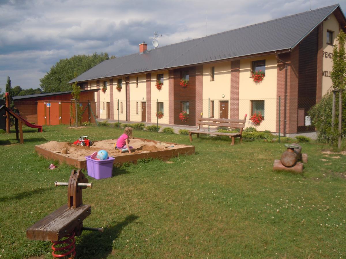 Penzion Jecminek Červená Voda Exteriör bild